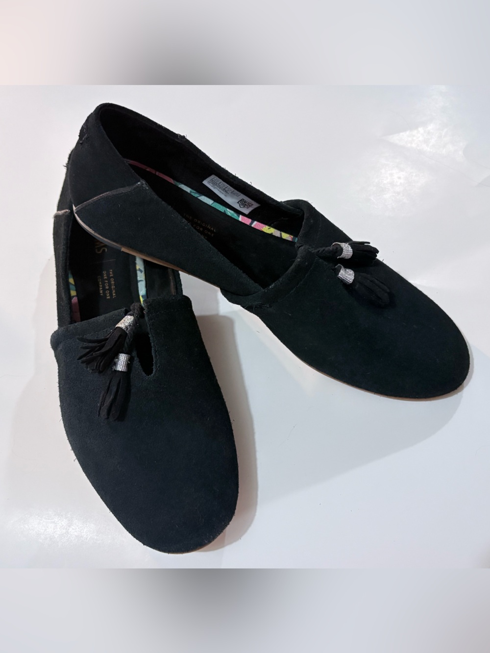 TOMS Kelli Flats Women’s 9.5 Black Suede Slip On Boho Tassel Tie Classic Shoes